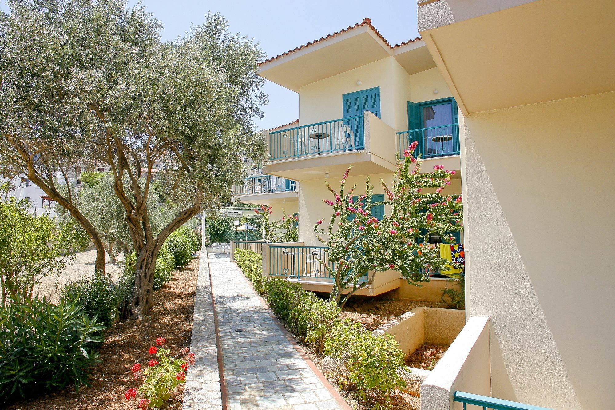 Kyveli Hotel Apartments Vrontádos Exterior foto