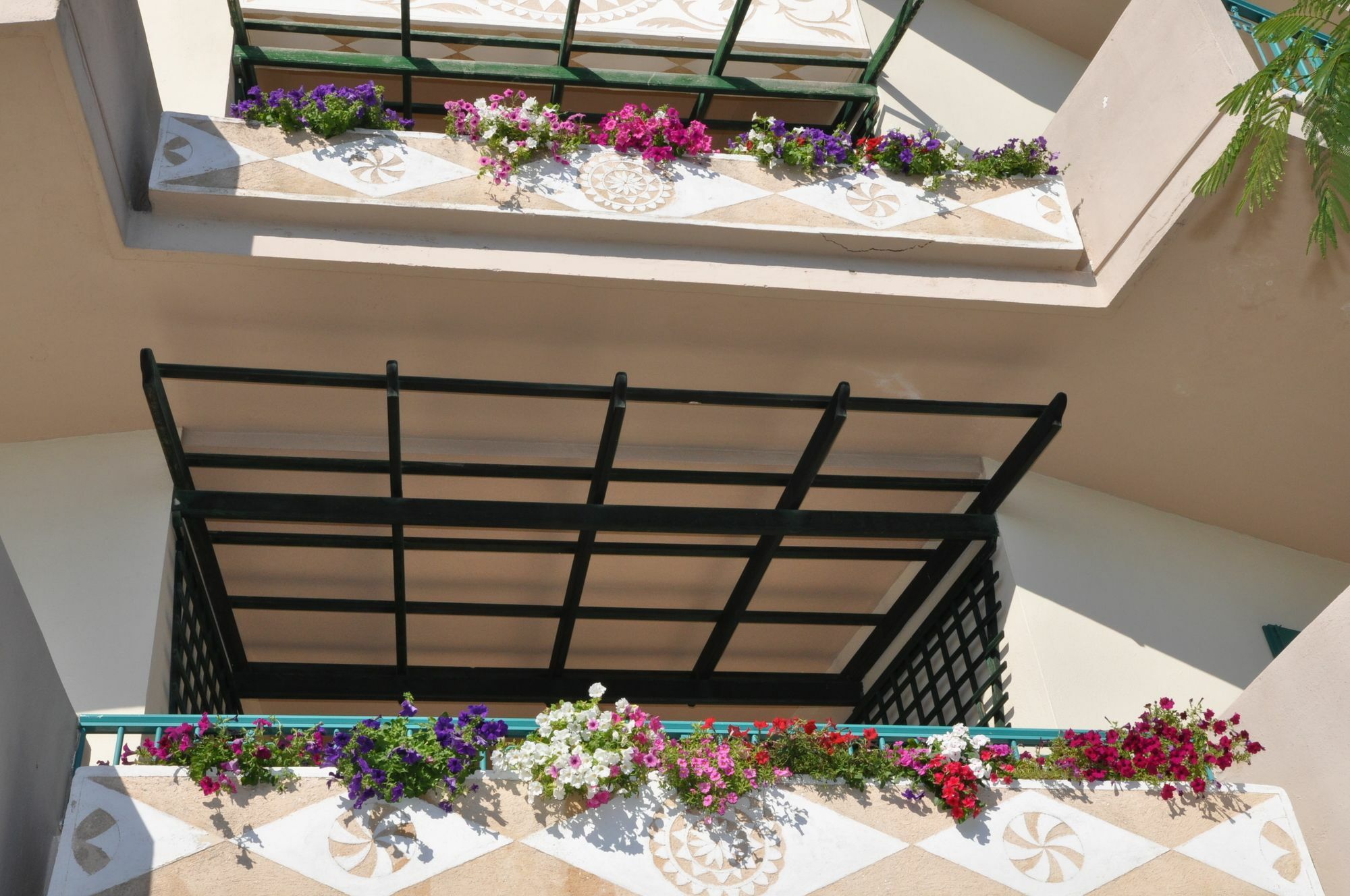 Kyveli Hotel Apartments Vrontádos Exterior foto